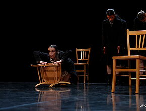 Spectacle de danse - Crédit JF Quais - Agrandir l'image (fenêtre modale)