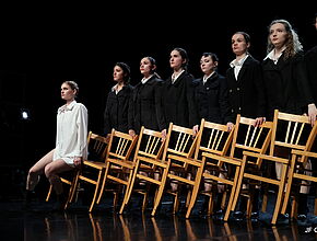 Spectacle de danse - Crédit JF Quais - Agrandir l'image (fenêtre modale)